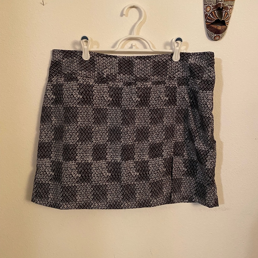 Elegant Black and Gray Mini Skirt